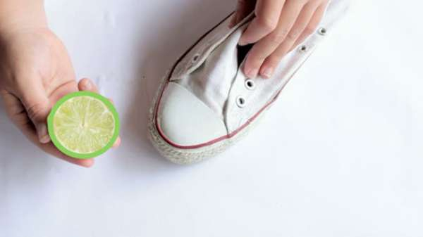Giặt giày Converse trắng bằng chanh 