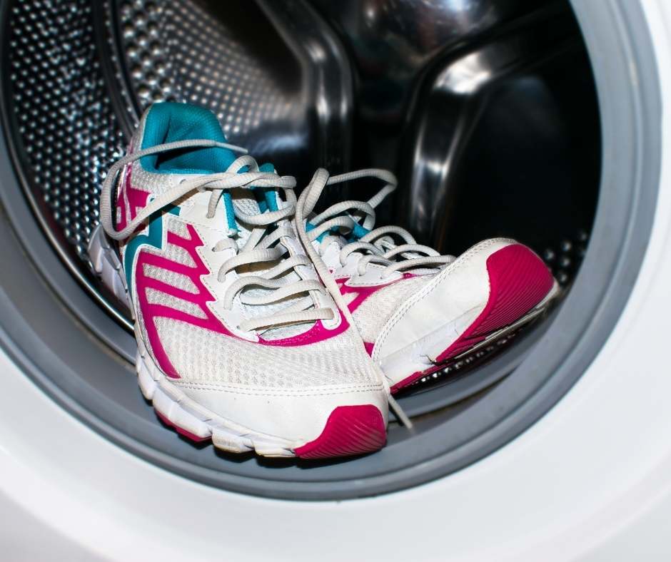 Chọn chế độ phù hợp khi giặt giày bằng máy giặt
